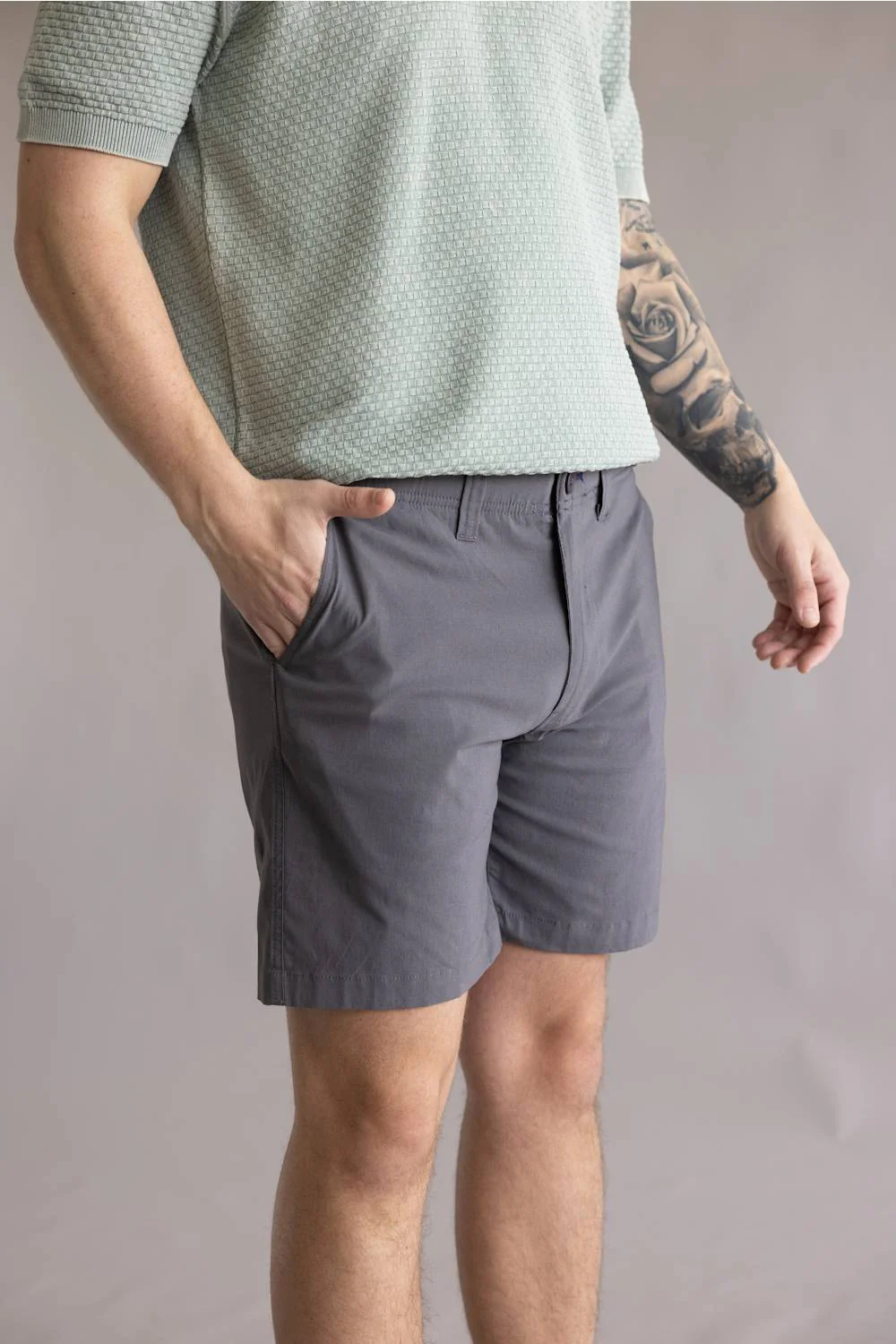 1897 Original Stretch Cotton Shorts for Men in Magnet | GS36808-MAGNET - Image 4