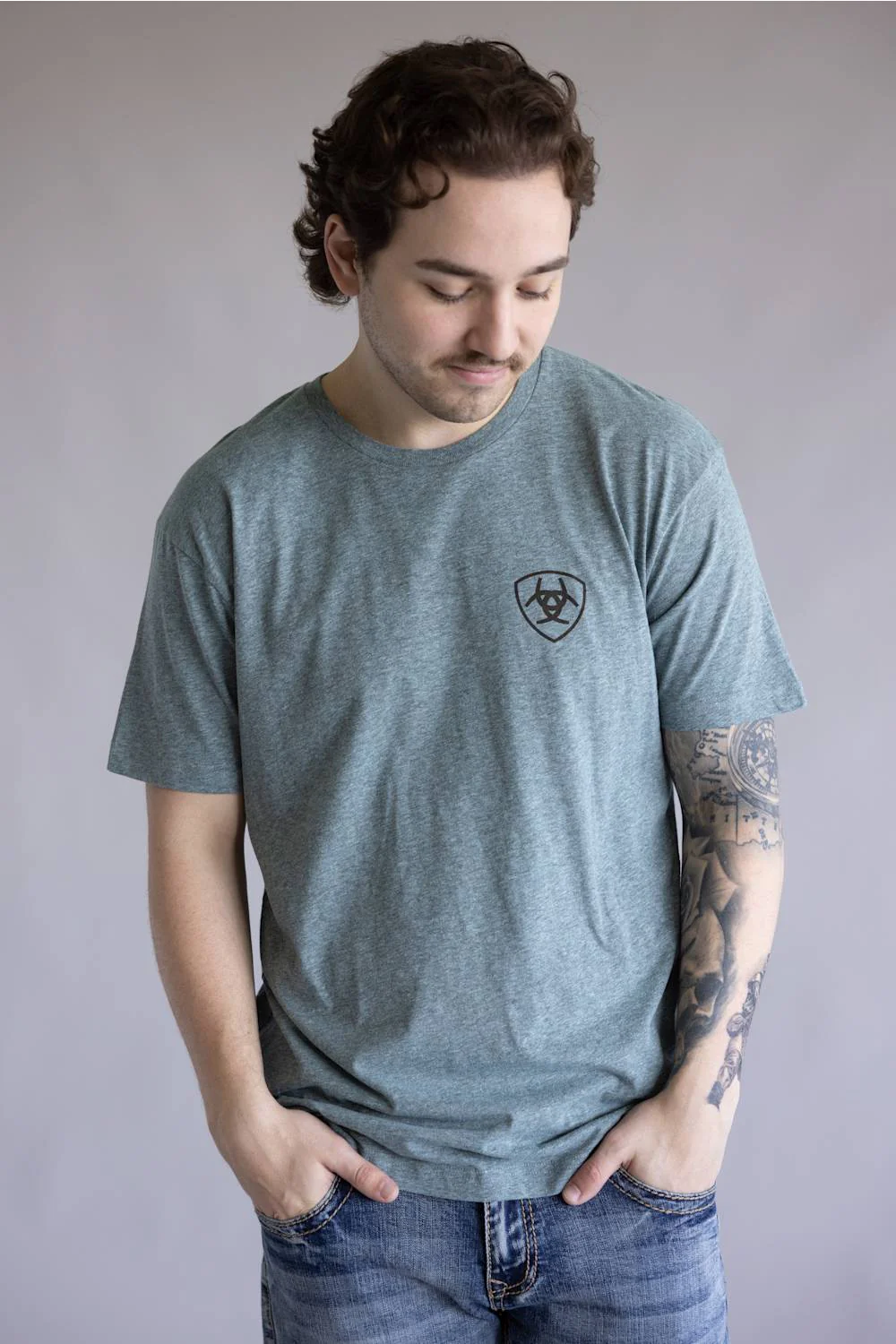 Ariat Banner Badge T-Shirt for Men in Ice Berg | 10073955-ICE BERG - Image 5