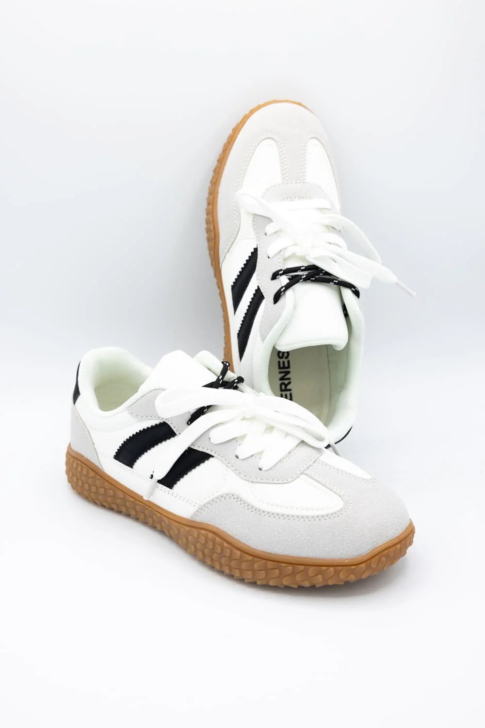 Berness Gillian Sneakers for Women in White | GILLIAN-WHITE/BLK - Image 2