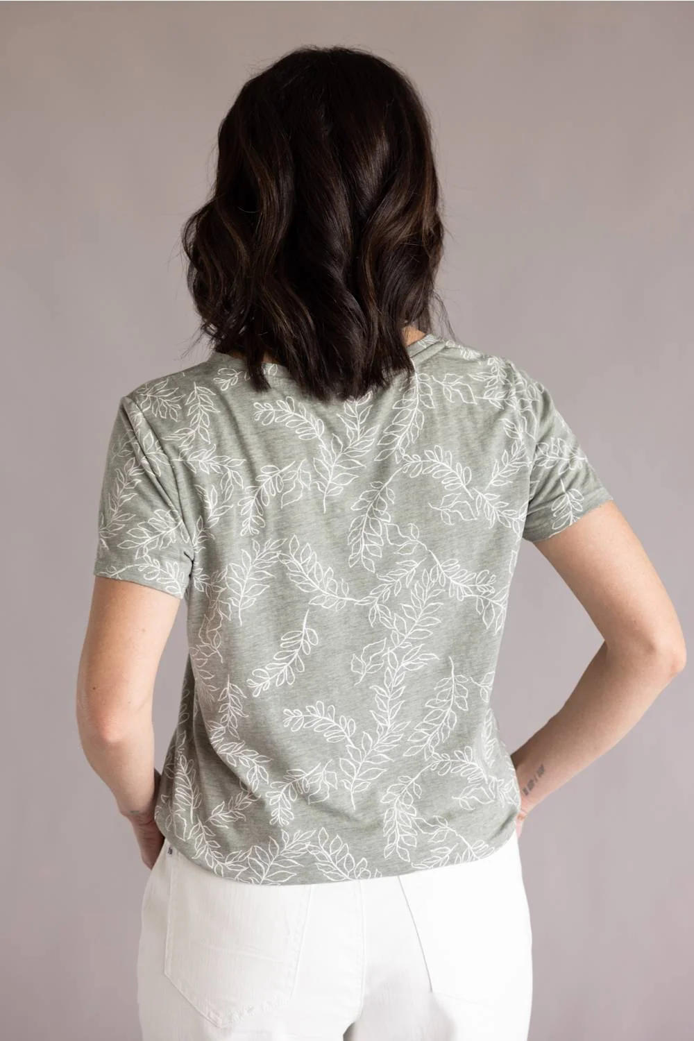 C&C California Karlie Printed Tee for Women in Vetiver Viney Leaves | 89A01522-VETIVER - Image 4