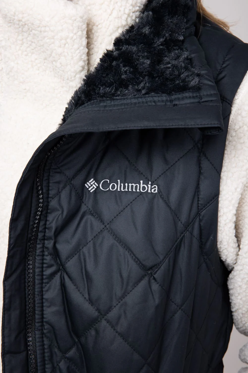 Columbia Copper Crest II Mid Vest for Women in Black | 2086621-010 - Image 3