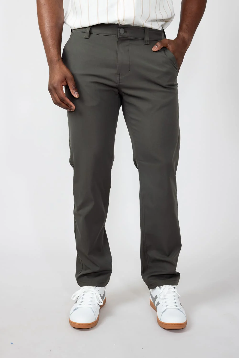 Copper & Oak Clay 5 Pocket Pants for Men in Military Green | K5S833-364-MILGRN - Image 4