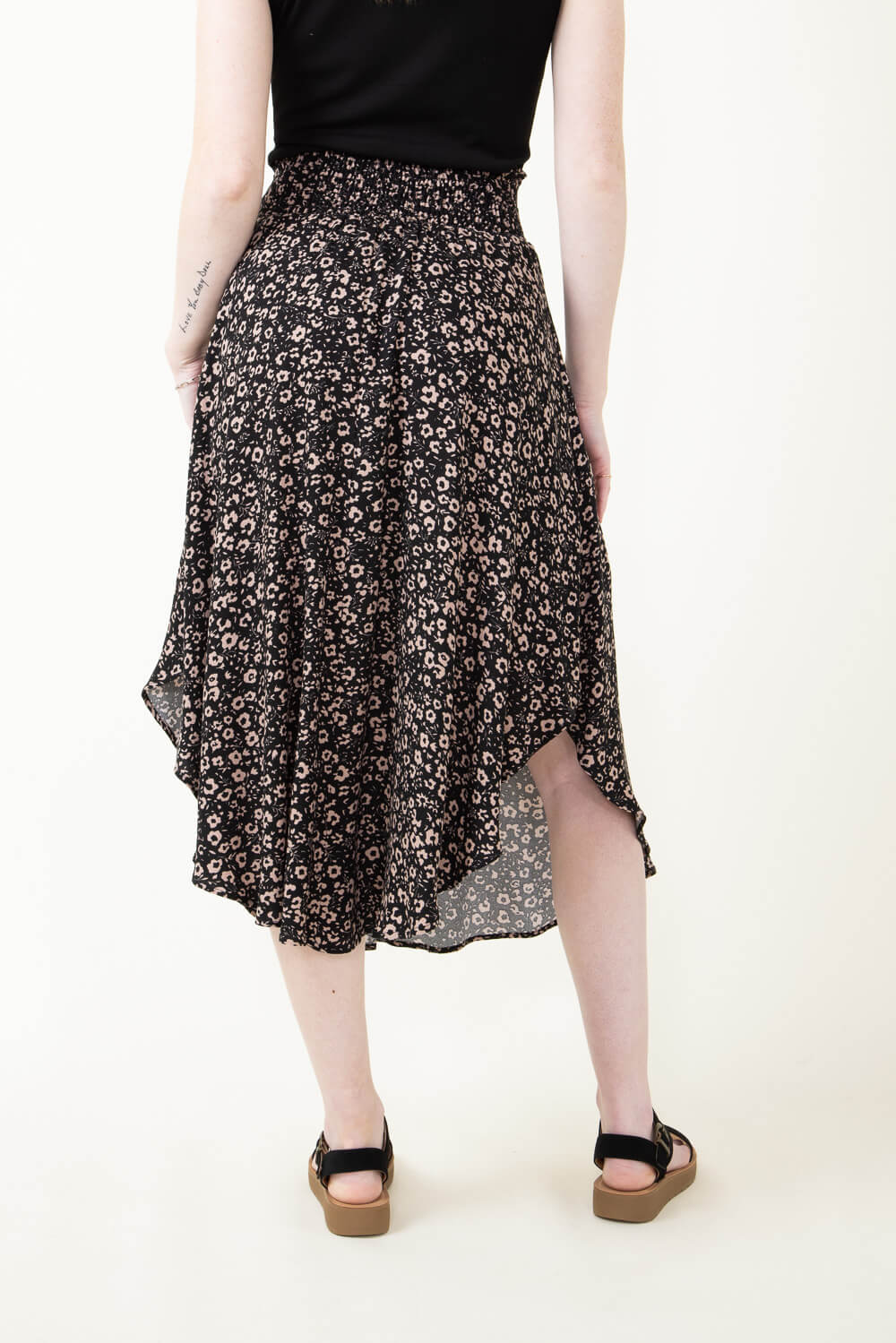 Ditsy Floral Hi-Low Midi Skirt for Women in Black | NS16762J6-BLACK - Image 4