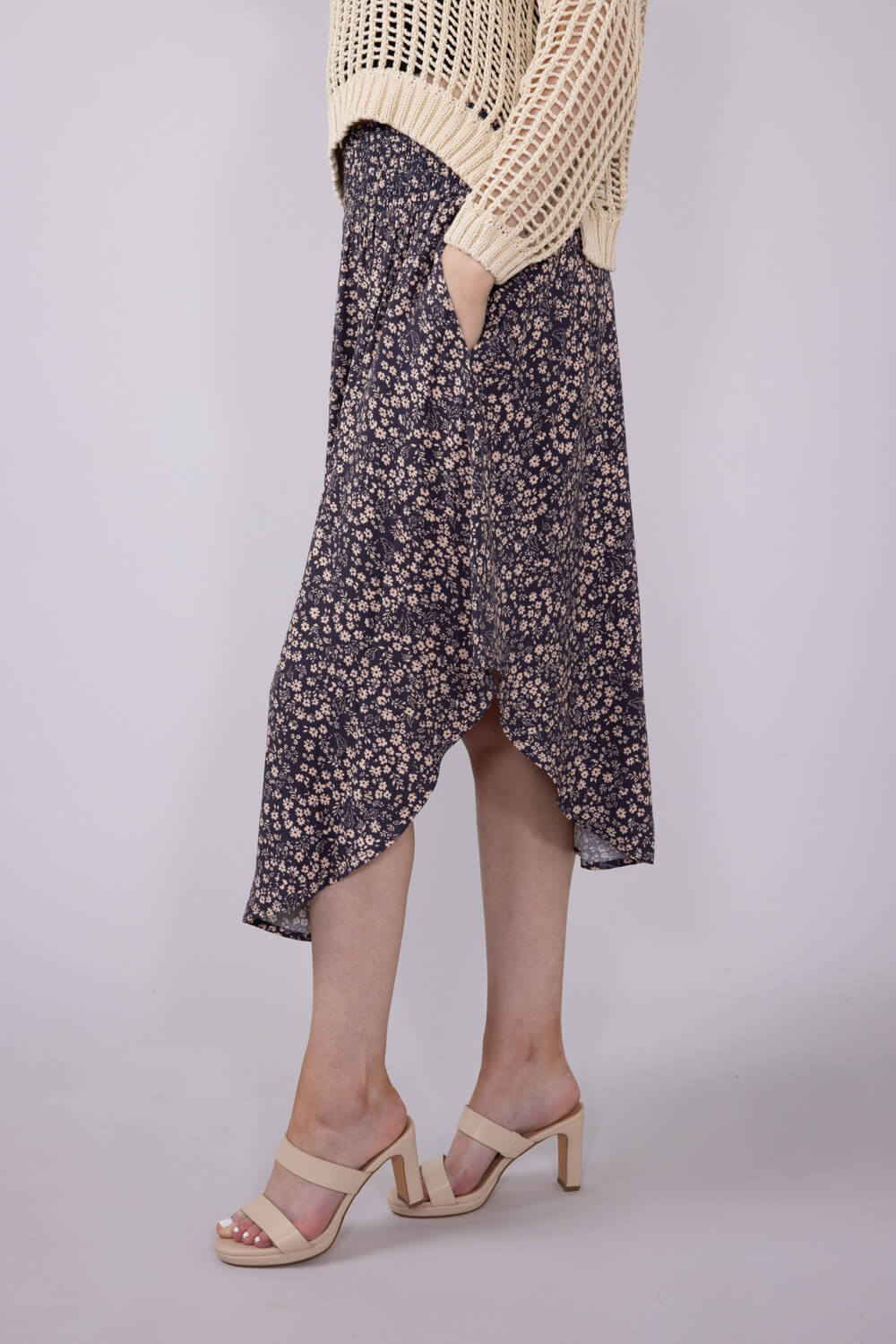 Ditsy Floral Hi-Low Midi Skirt for Women in Purple | VNS16762H8-NIGHTPURPLE - Image 3