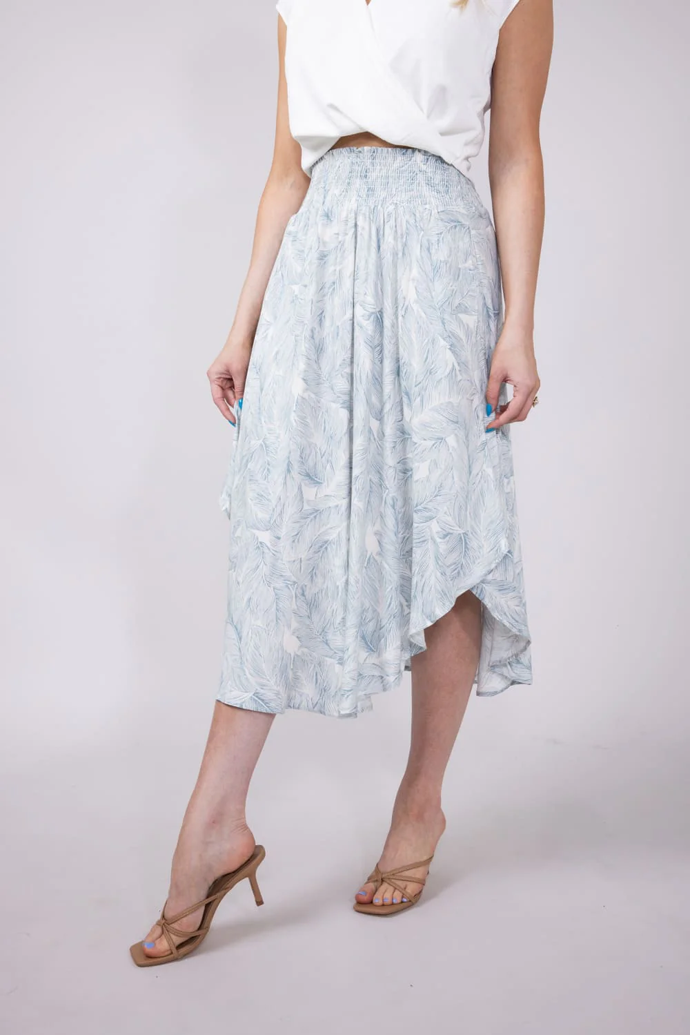 Ditsy Floral Smocked Waist Midi Skirt for Women in Dusty Blue/White | VNS16762Q8-DUSTYBLUE - Image 4
