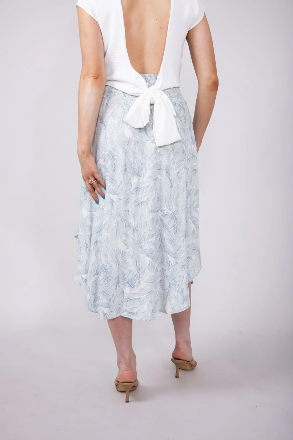 Ditsy Floral Smocked Waist Midi Skirt for Women in Dusty Blue/White | VNS16762Q8-DUSTYBLUE - Image 5
