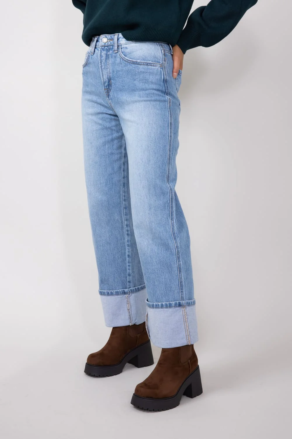Vervet Gabby Super High-Rise Baggy Straight Jeans for Women in Medium Wash | T6513 - Image 4