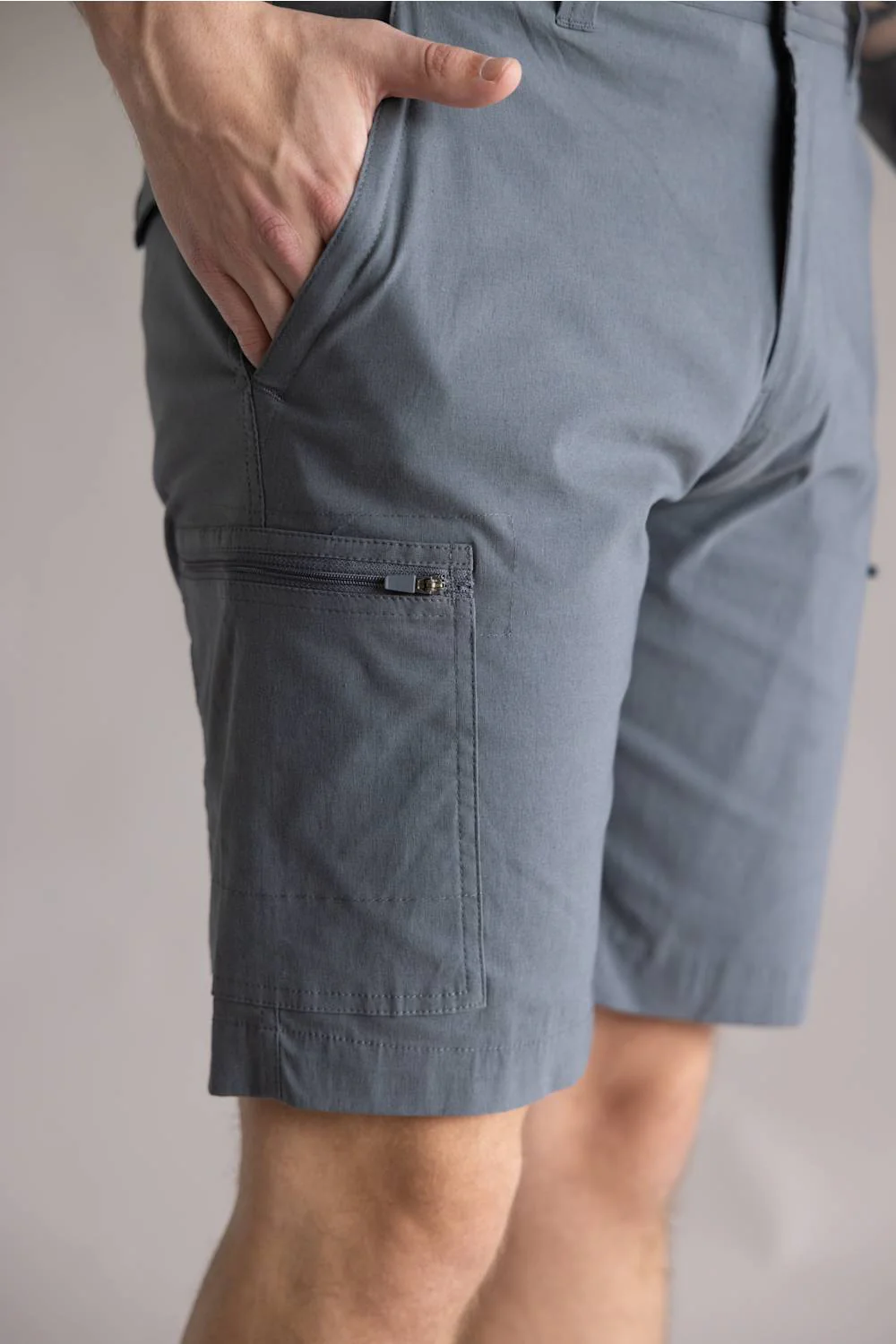 Hallstatt 10" Zippered Cargo Shorts for Men - Image 3