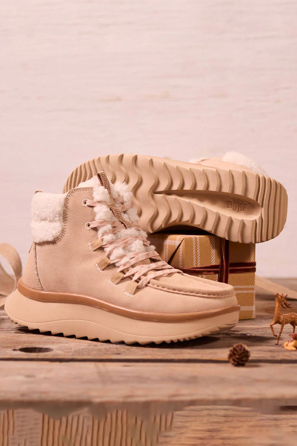 HEYDUDE Women’s Wendy Peak Apres Suede Cozy Stitch