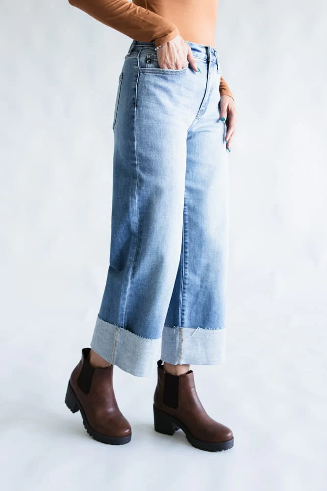 KanCan Leslie Essentials High Rise Cropped Wide Leg Jeans for Women | KC20082M - Image 4
