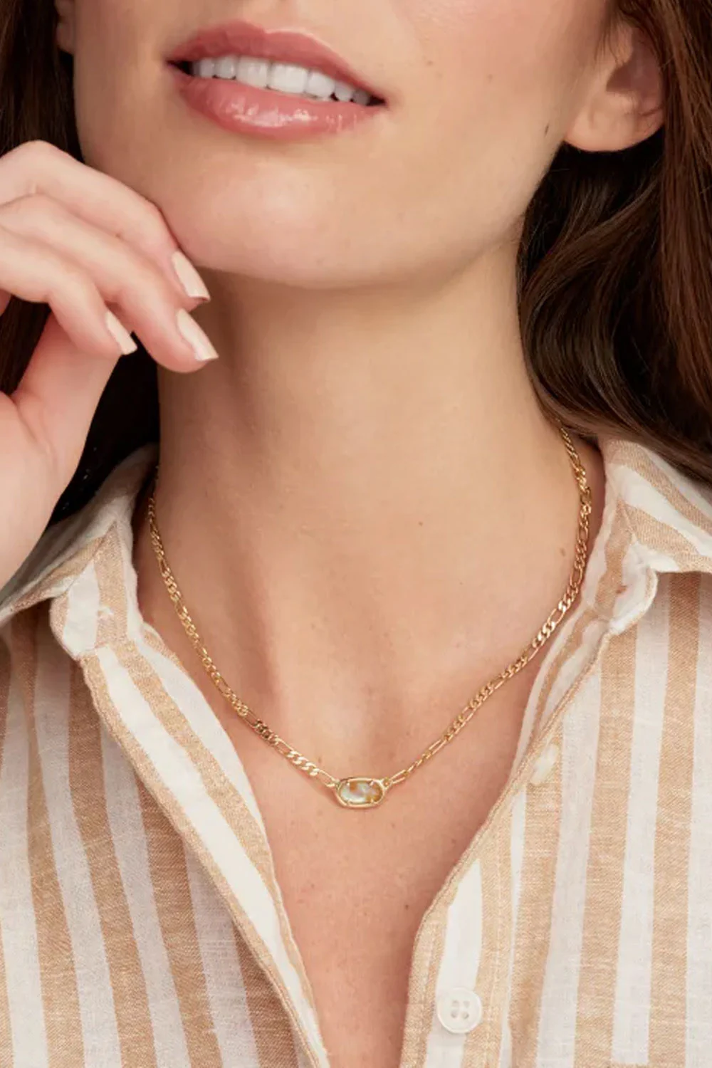 Kendra Scott Elisa Gold Figaro Short Pendant Necklace in Iridescent Abalone | 9608872966 - Image 4