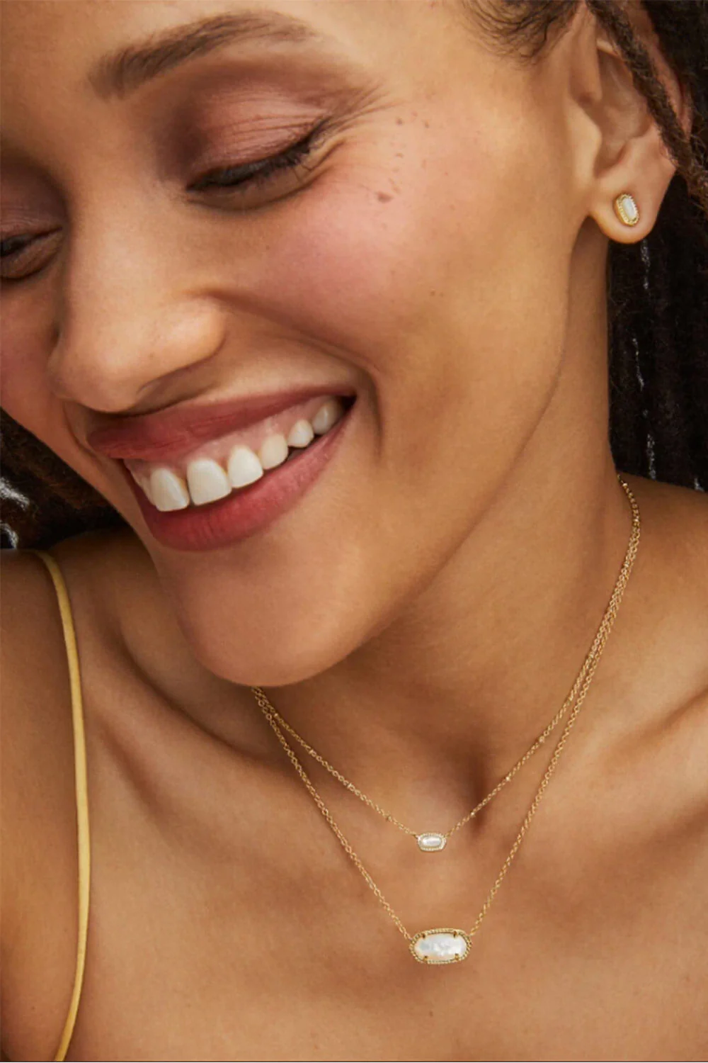 Kendra Scott Mini Elisa Gold Satellite Short Pendant Necklace in Ivory Mother-of-Pearl | 9608861986 - Image 3