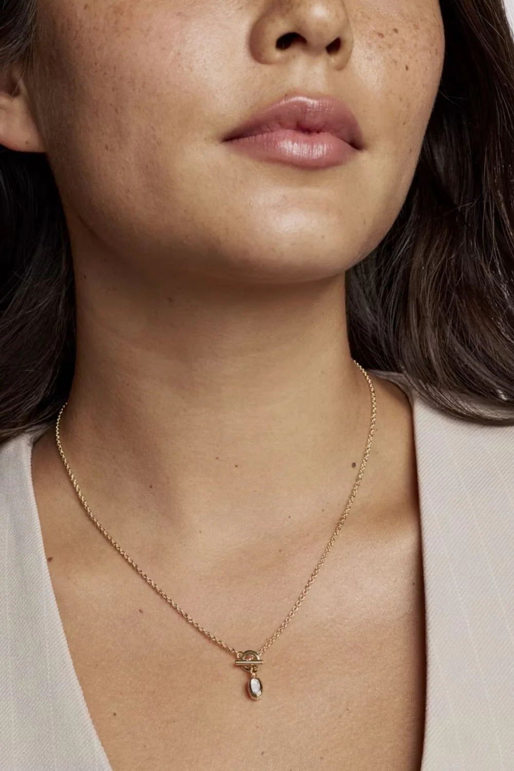 Kendra Scott Mini Elisa Toggle Short Gold Pendant Necklace in Ivory Mother of Pearl | 9608890279 - Image 3
