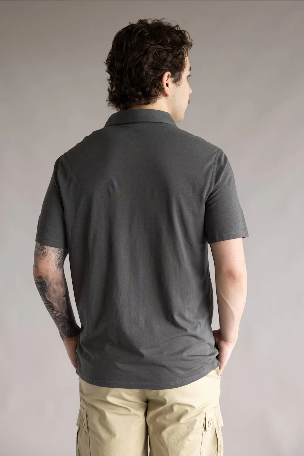 Kuhl De Facto Polo Shirt for Men in Carbon | 7549-CARBON - Image 2