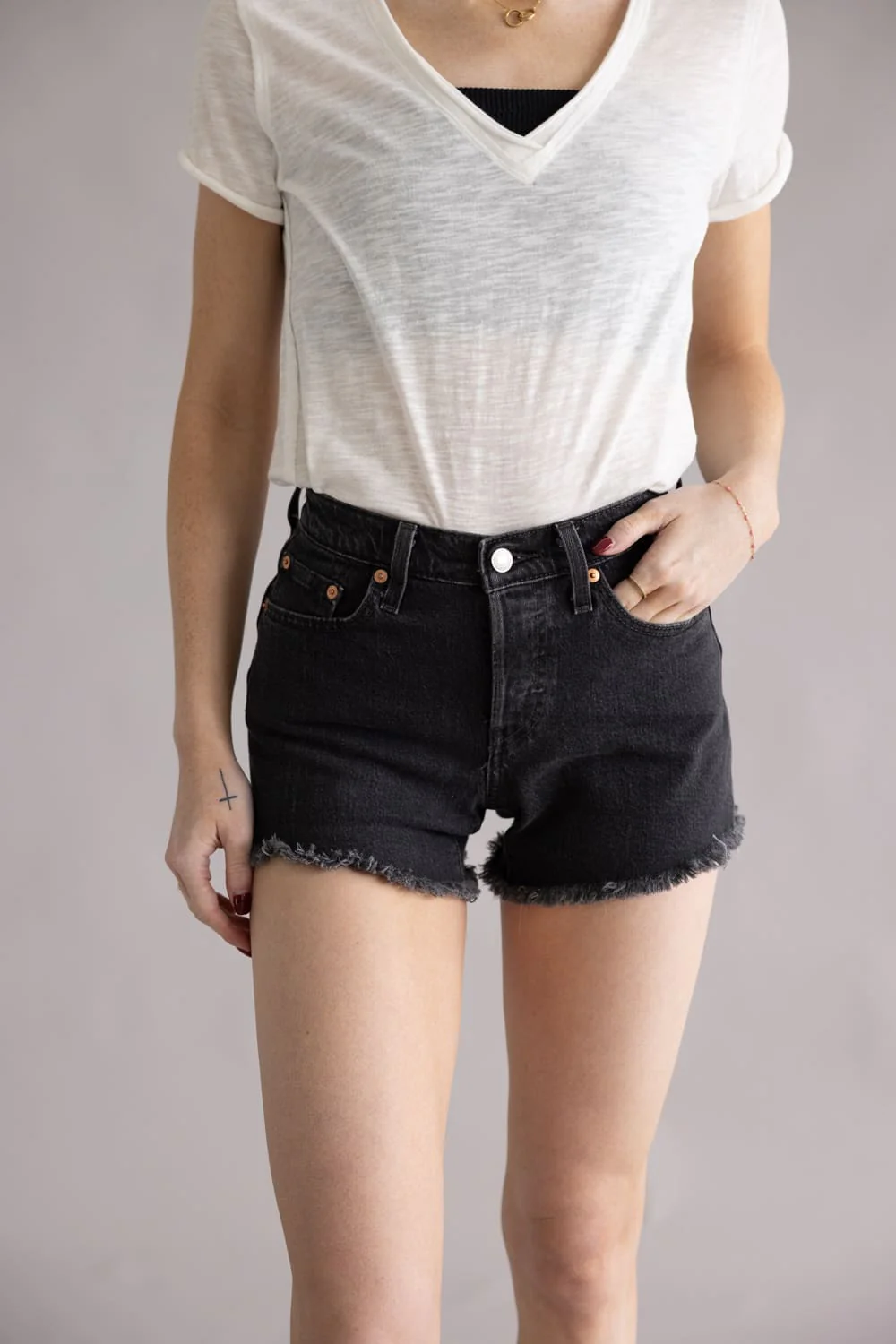 Levi’s 501 Curve Denim Shorts for Women in Black | 005DP-0014 - Image 2