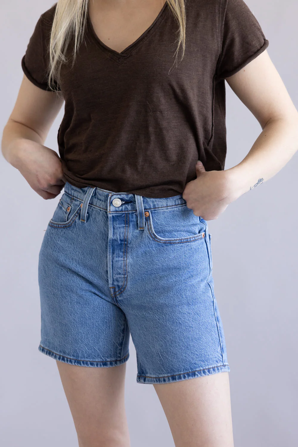 Levi’s 501 Mid Thigh Denim Shorts for Women | 85833-0073 - Image 3