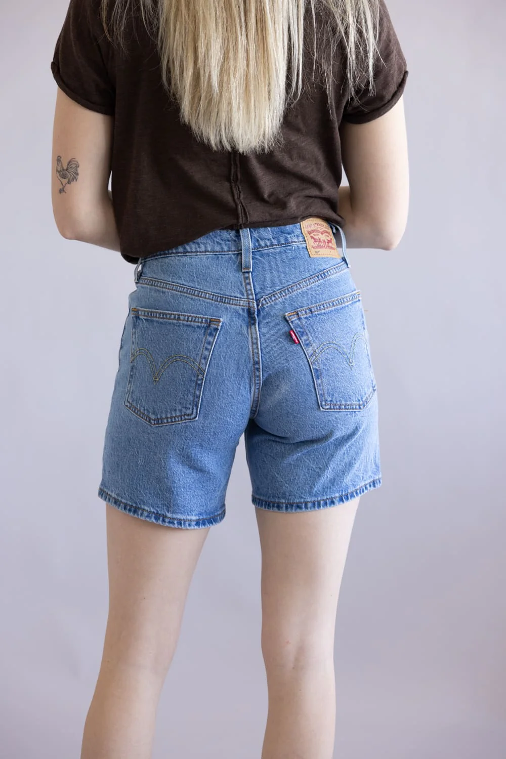 Levi’s 501 Mid Thigh Denim Shorts for Women | 85833-0073 - Image 4