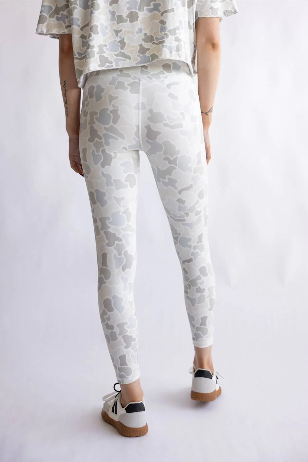 Local Girl Seamed Leggings for Women in Saltwater Camo | L5160002-FCW - Image 3