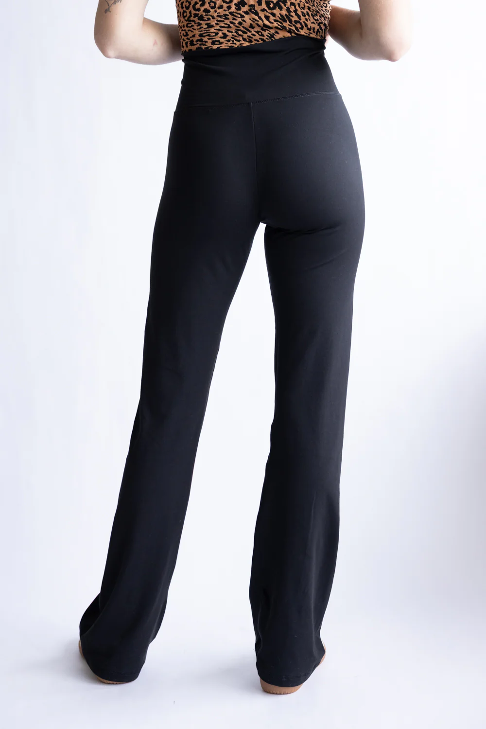 Love Tree Extra High Waisted Bootcut Leggings for Women in Black | 6941PN-BLACK - Image 2