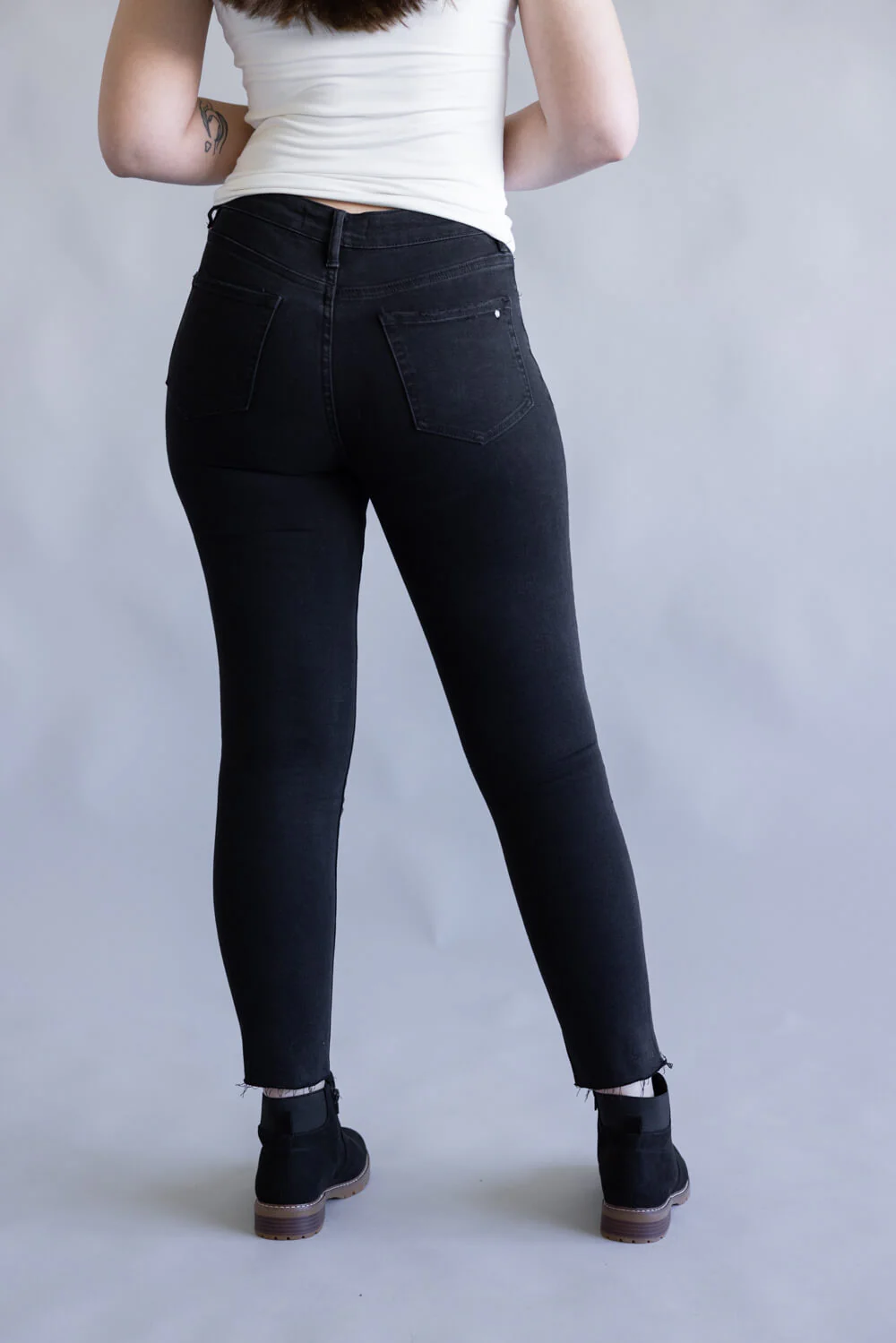 Mica High Rise Crop Skinny Jeans for Women in Black | MDP-S3490 - Image 2