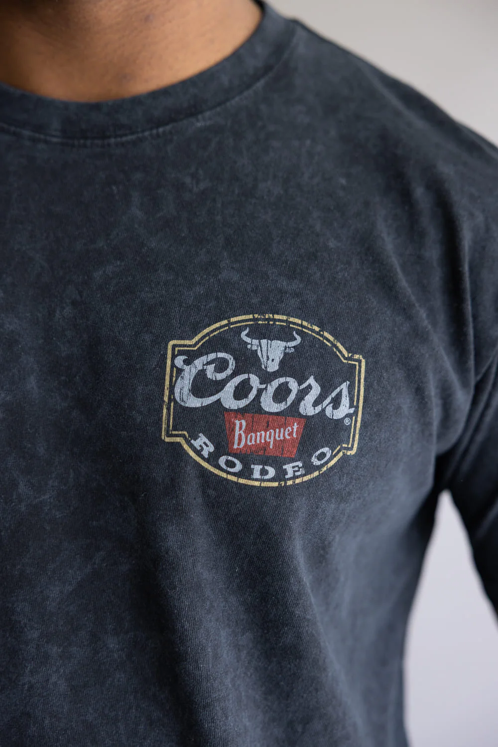Mineral Wash Coors Rodeo Steer Head T-Shirt for Men in Black | 47-561/562-68-BLACK - Image 3