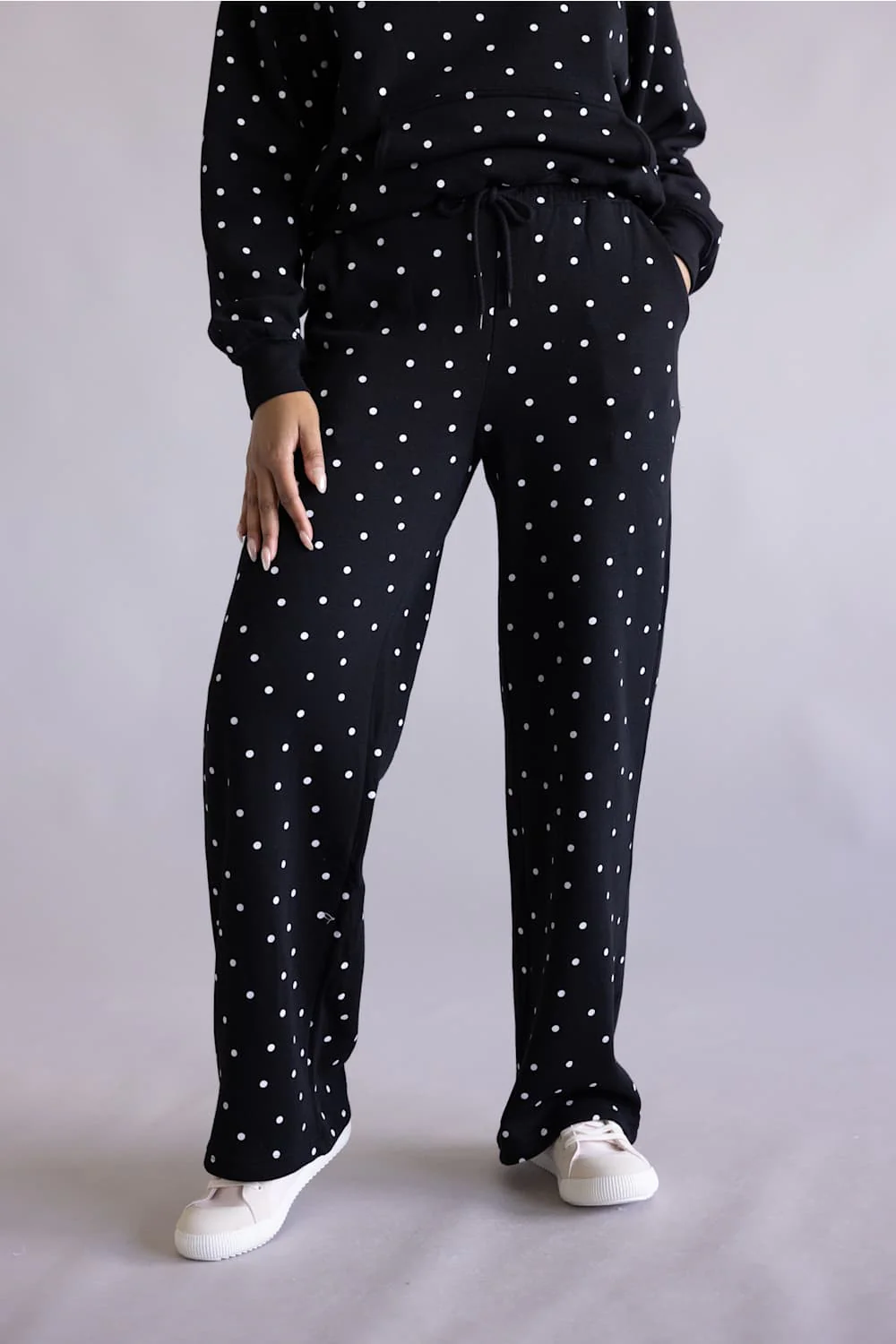 1897 Active Polka Dot Straight Leg Sweatpants for Women in Black/White | GP935-BLACK - Image 2