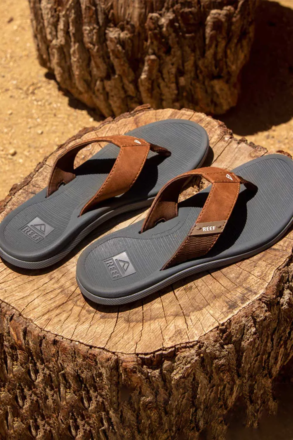Reef Cushion Santa Ana Flip-Flops for Men in Grey/Tan | CI5835
