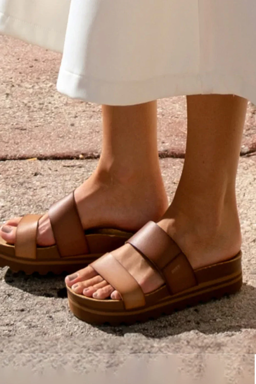 Reef Cushion Vista High Sandals for Women in Espresso Duo | CJ36062 - Image 3