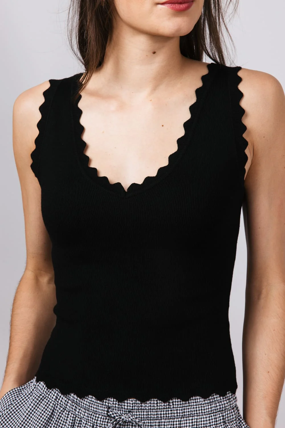 Scallop Tank Top for Women in Black | TW1000-BLACK - Image 4