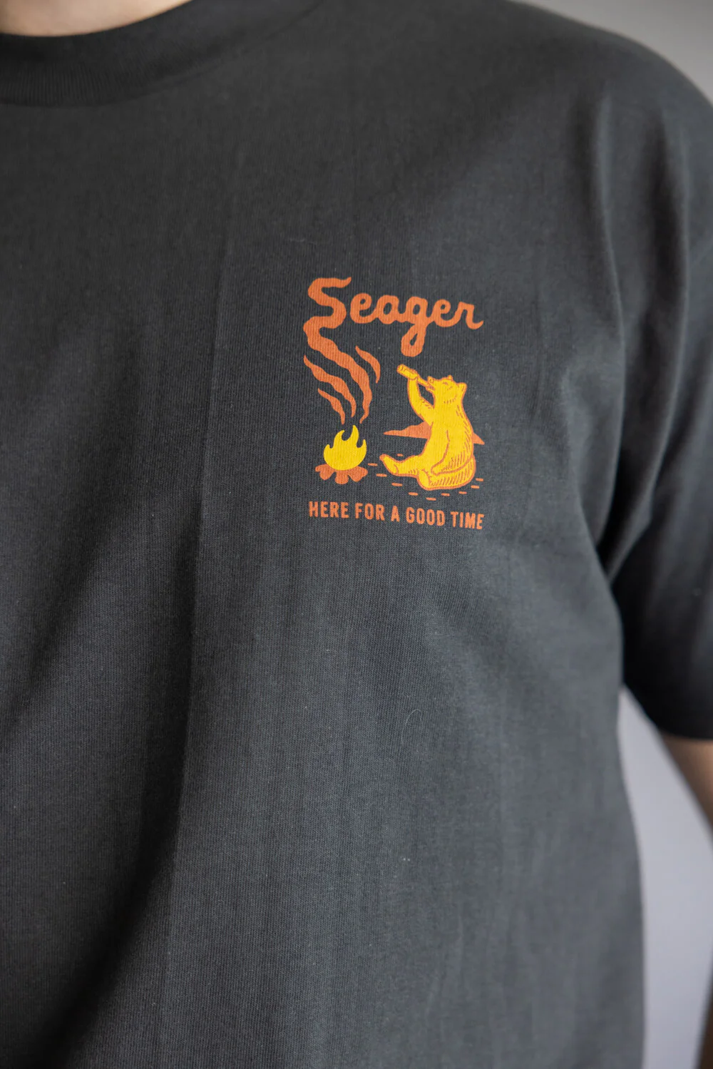 Seager Smokey T-Shirt for Men in Coal | MTS22SMOCL - Image 3