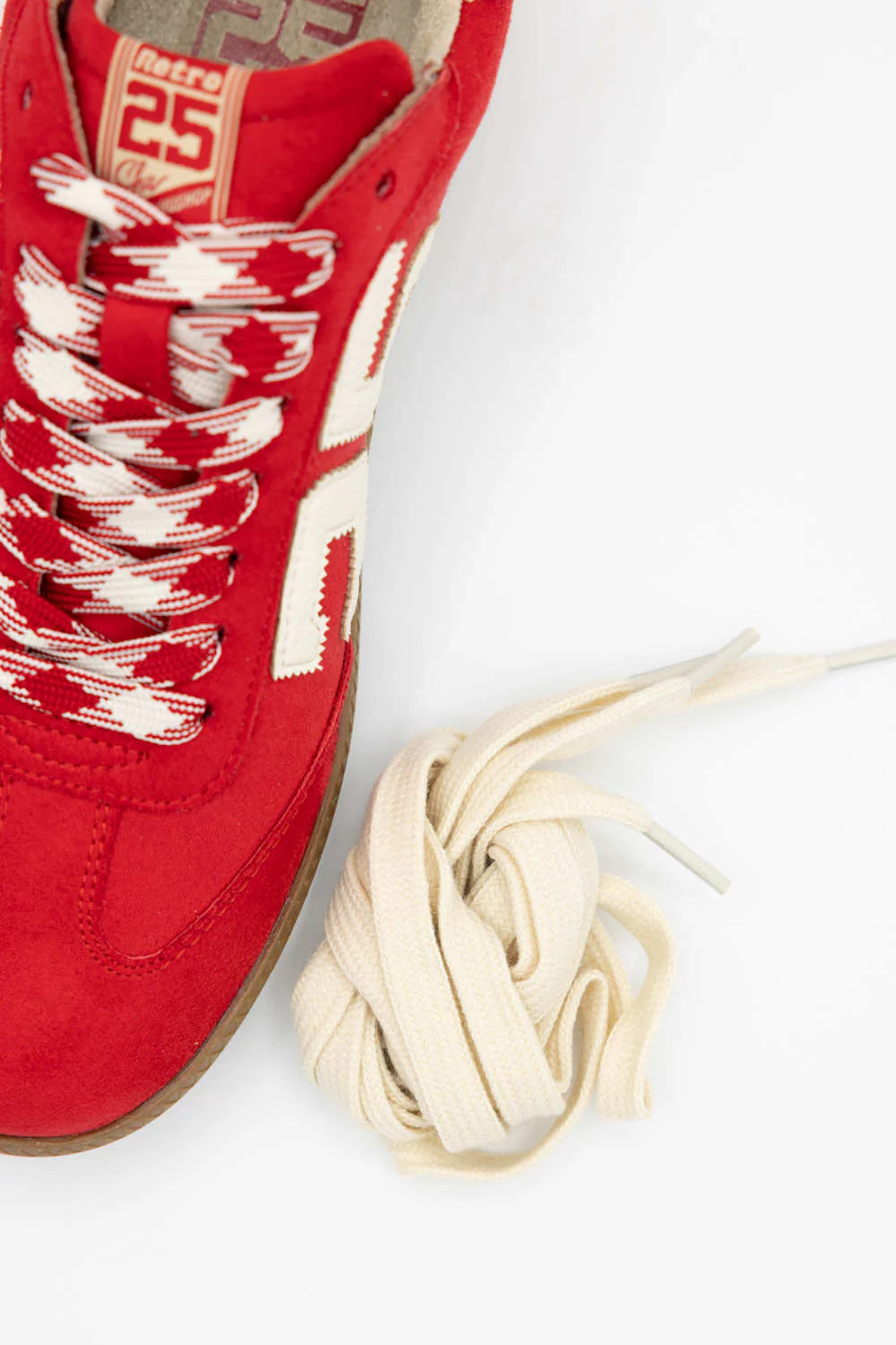 Shu Shop Retro 25 Sneakers for Women in Red | RETRO-RED - Image 2