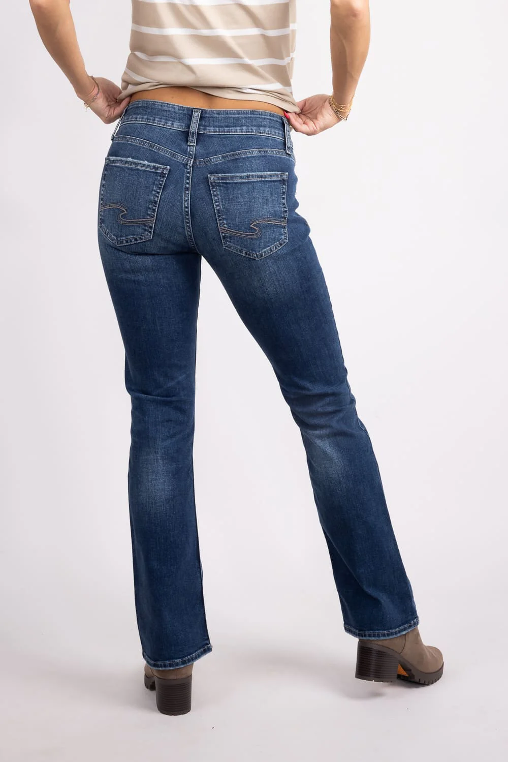 Silver Jeans Suki Mid Rise Slim Bootcut Jeans For Women | L93616SDK424 - Image 5