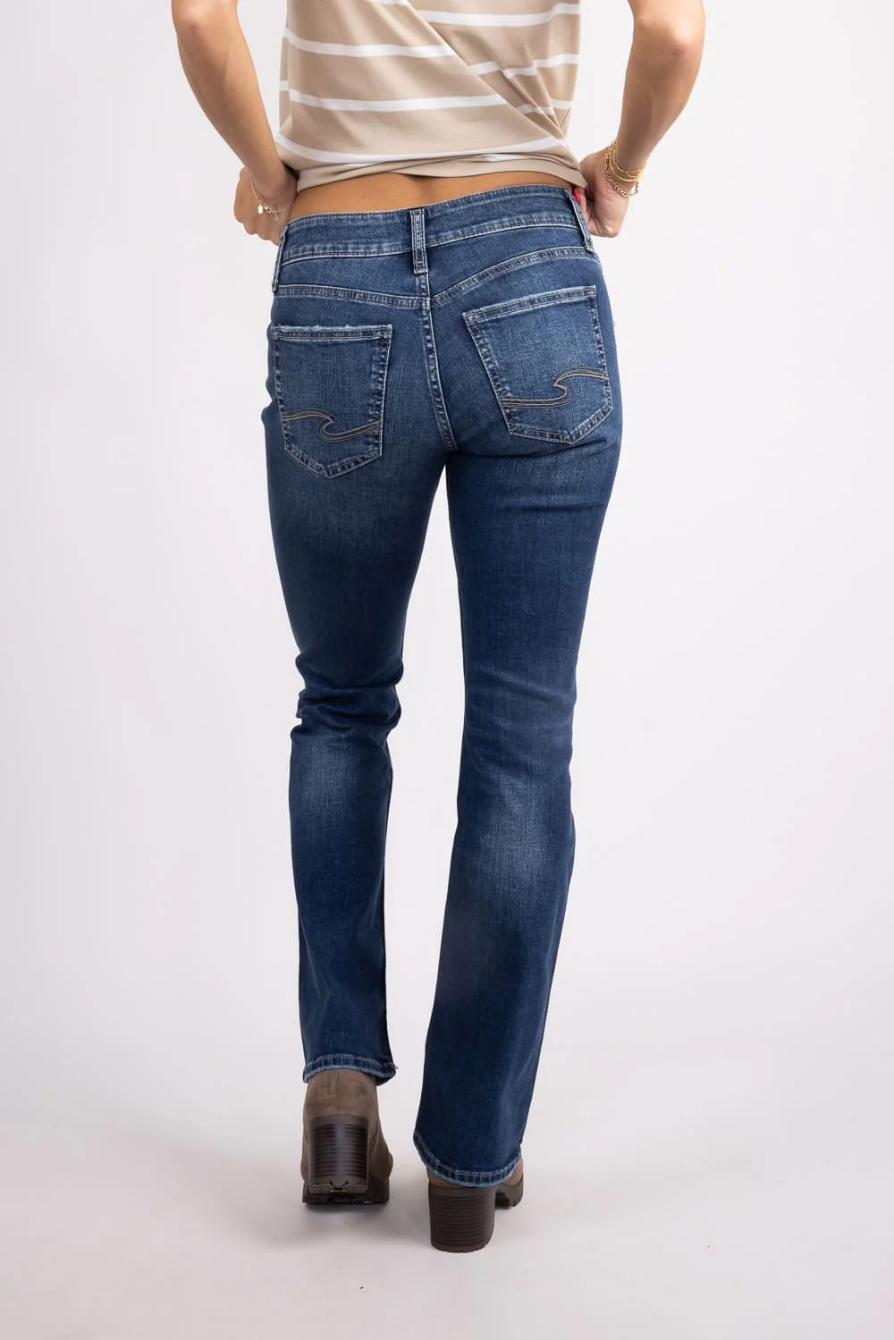 Silver Jeans Suki Mid Rise Slim Bootcut Jeans For Women | L93616SDK424 - Image 6