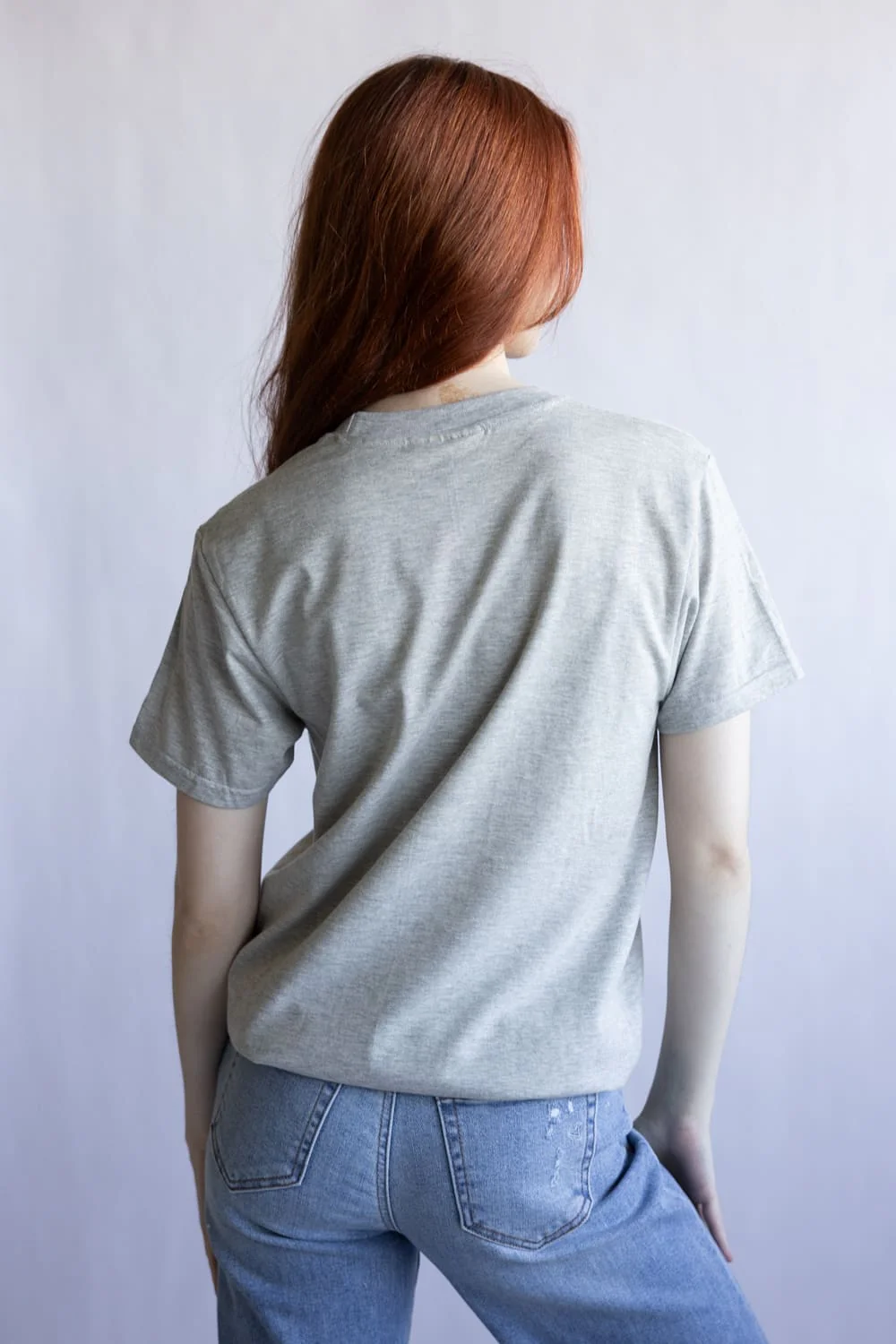 Simply Southern Holiday Bow T-Shirt for Women in Gray | SS-SANTABOW-STORMHTHR - Image 2