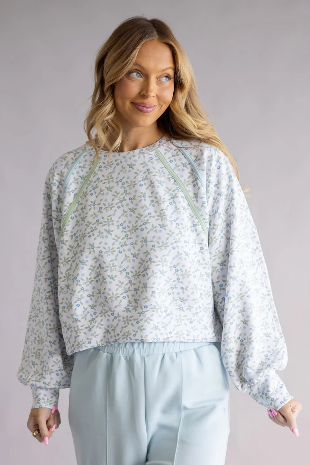 Simply Southern Lounge Pullover for Women in Blue Floral | PP-0126-PLL-LOUNGE-ROBFLR - Image 2