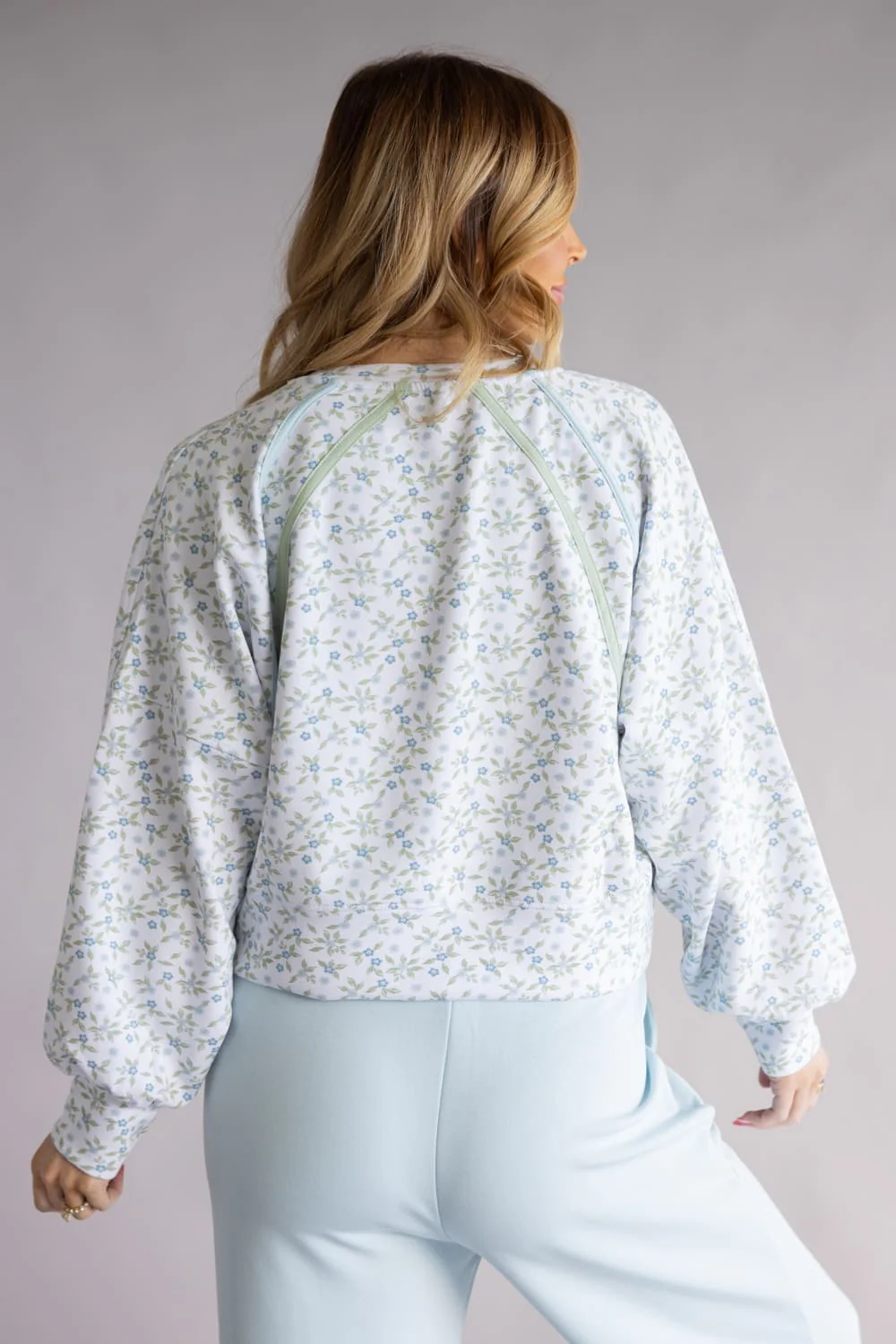 Simply Southern Lounge Pullover for Women in Blue Floral | PP-0126-PLL-LOUNGE-ROBFLR - Image 4