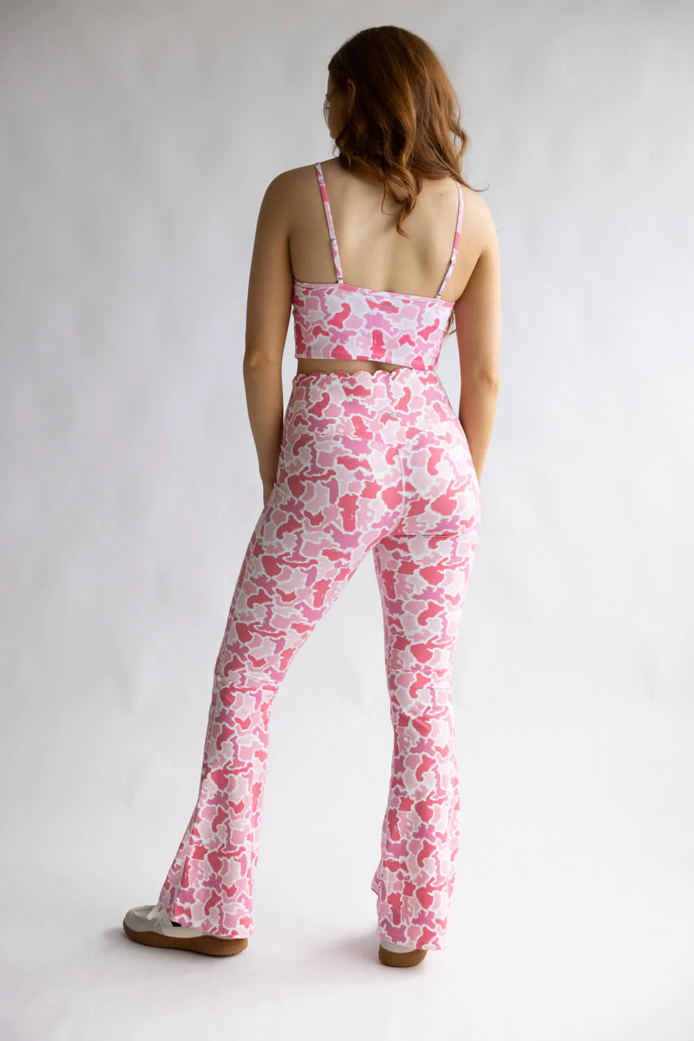 Simply Southern Scalloped Flare Leggings for Women in Pink Camo | PP-0126-LEG-SCLP-PNKCM - Image 4