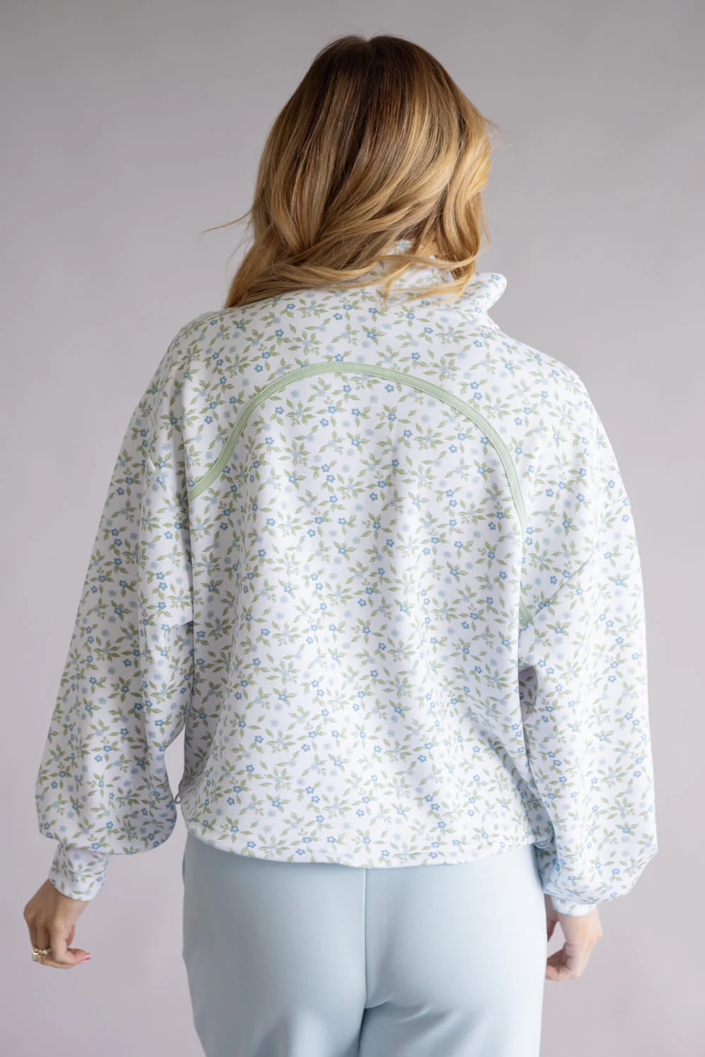 Simply Southern ¼ Snap Collar Cinch Pullover for Women in Blue Flower | PP-0126-TOP-PLL-CINCH-ROBFLR - Image 2