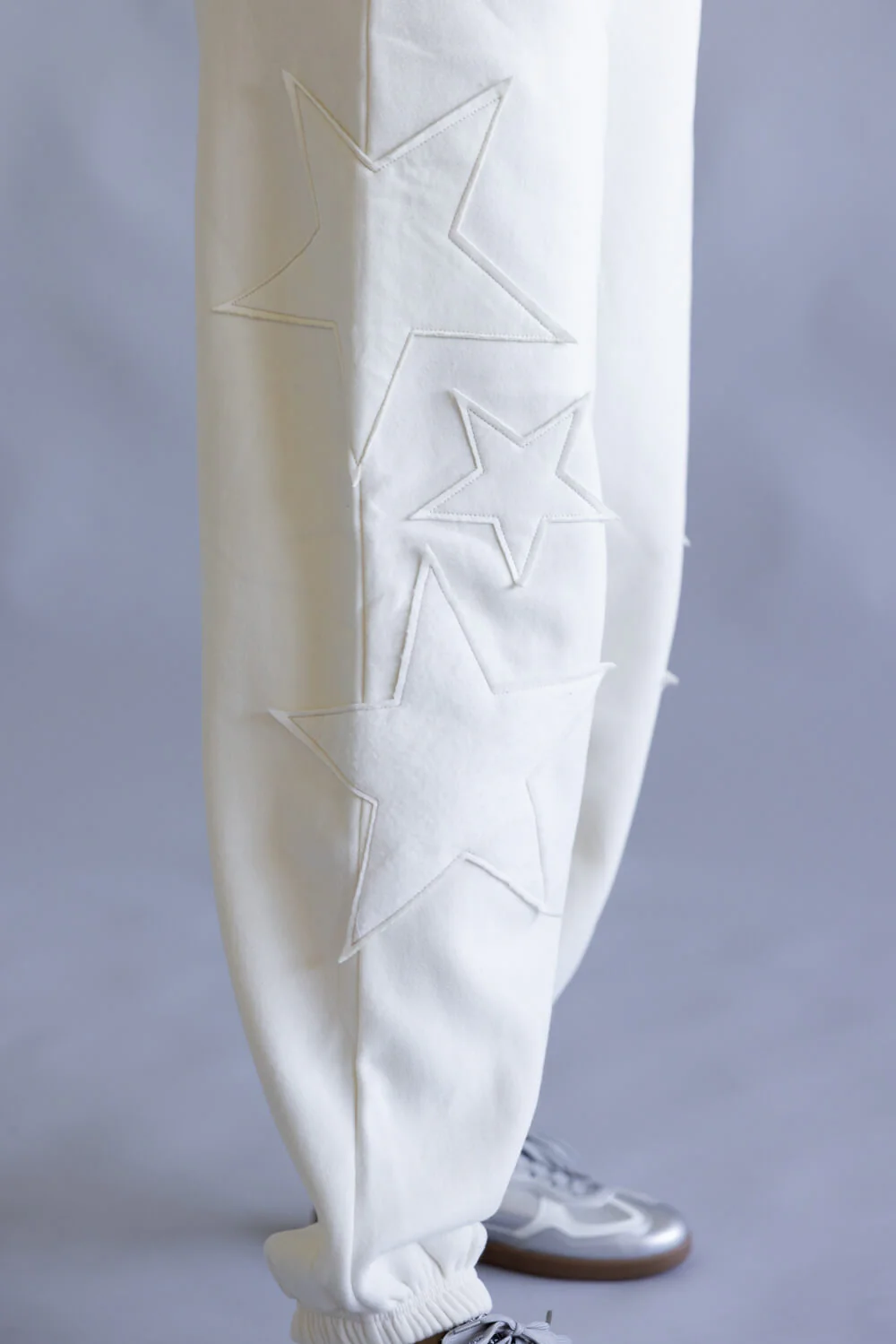 Star Patch Drawstring Jogger Sweatpants for Women in Cream | DZ25F436-CREAM - Image 4