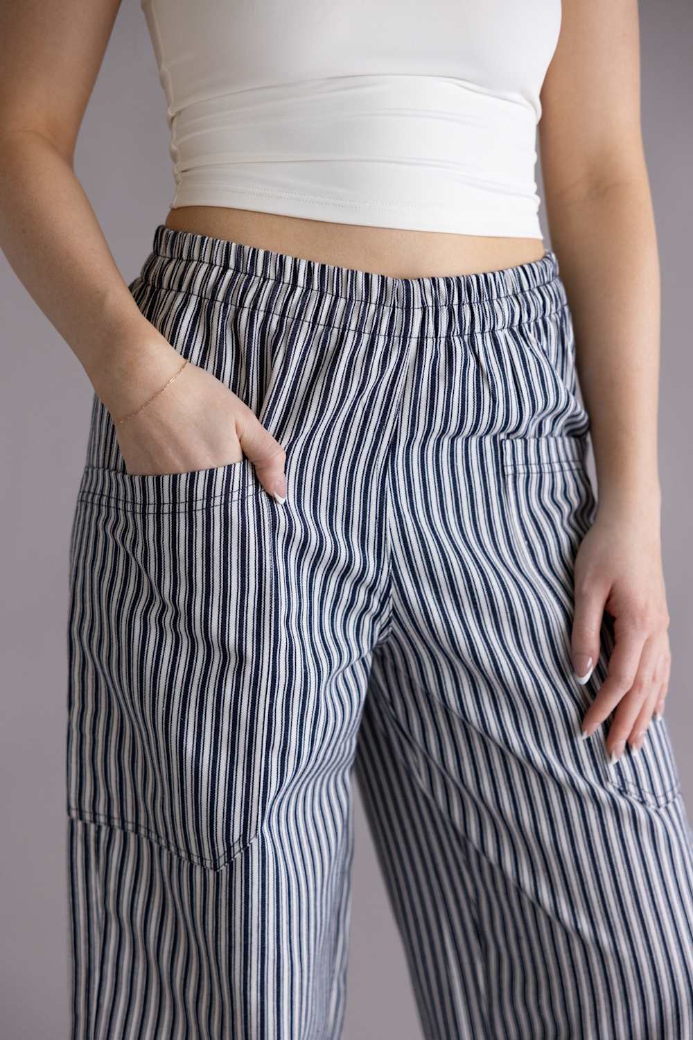 Stripe Barrel Pants for Women in Navy | J6SP1010-NAVY - Image 3