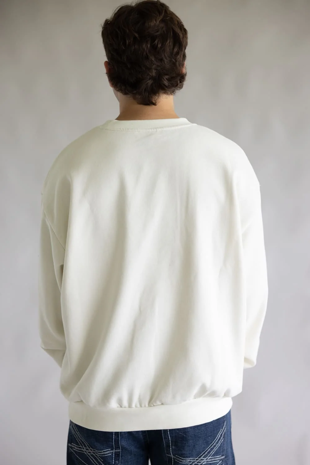The North Face Evolution Crew Oversized Sweatshirt for Men in White | NF0A8FKR-QLI - Image 2