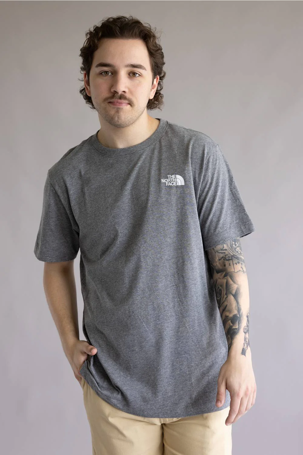 The North Face Sunlit Summit Tee for Men in Gray | NF0A8GS8-CQI GRAY - Image 2