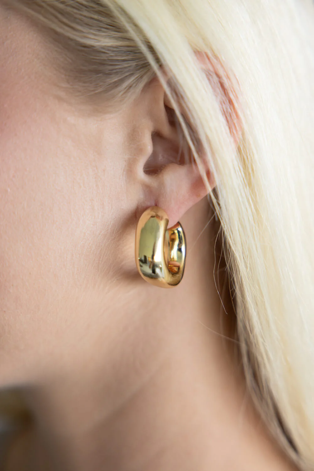 Thick Rectangle Hoop Earrings for Women in Gold | SJE310727GLD - Image 3