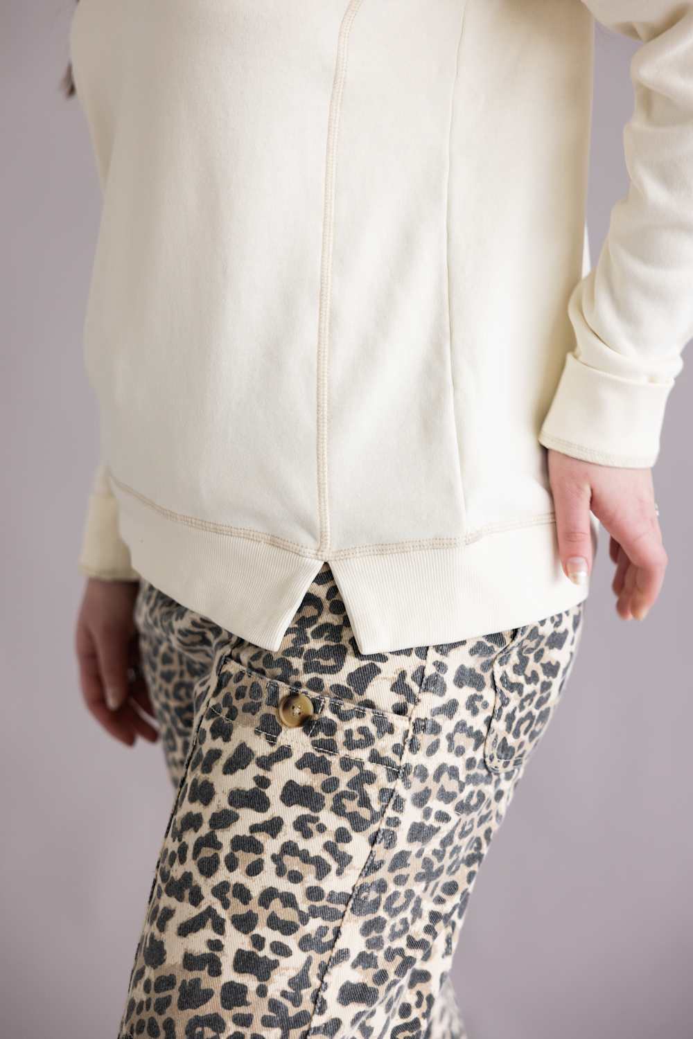 Thread &amp; Supply Rugby Sweatshirt for Women in Ivory | T4890CPKTS-IVORY - Image 2