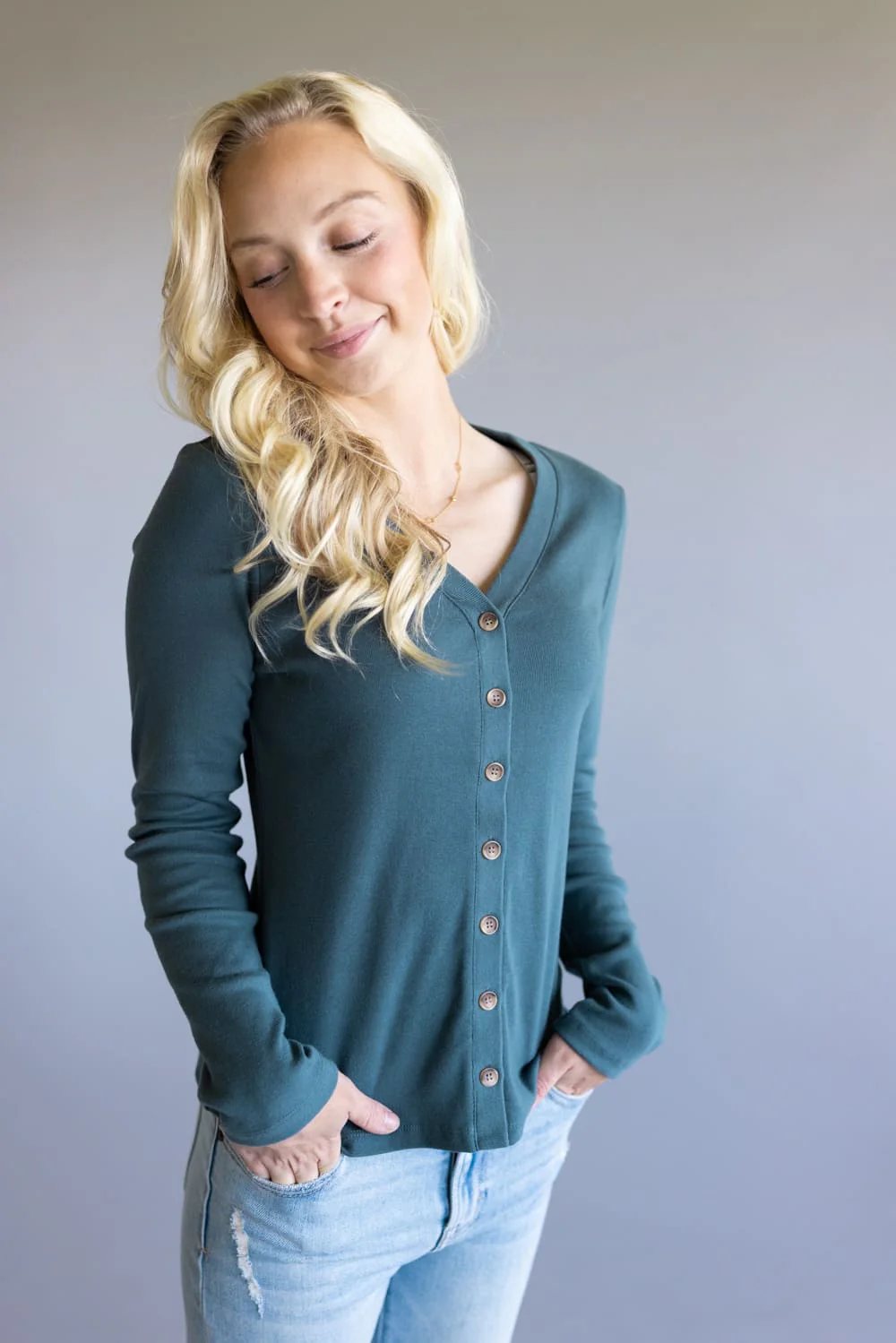 Thread & Supply Abby Shirt for Women in Dark Spruce | T4468SFRTS-DARKSPRUCE - Image 4