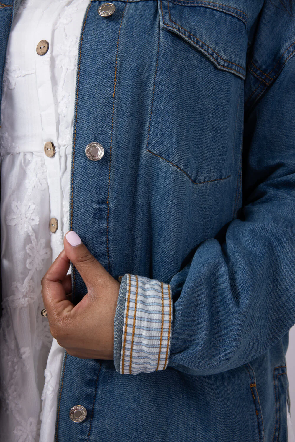Thread & Supply Miriam Denim Jacket for Women in Medium Wash | J3243LCLTS-DREWWASH - Image 4