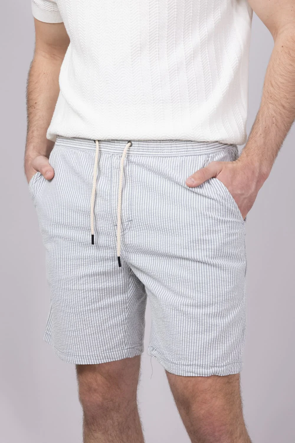 Union Paloma Seersucker 8” Shorts for Men in White | H181K2T-WHITE - Image 4