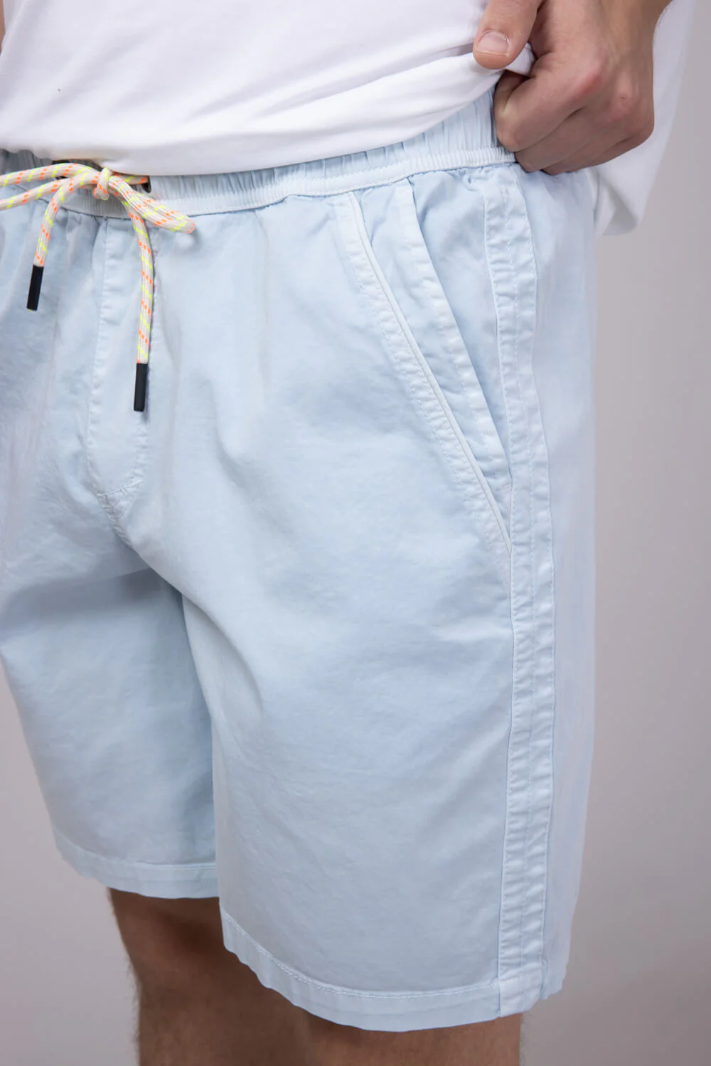 Union Sunsational 8” Shorts for Men in Blue | H18OUYD-HAMPTONS - Image 4