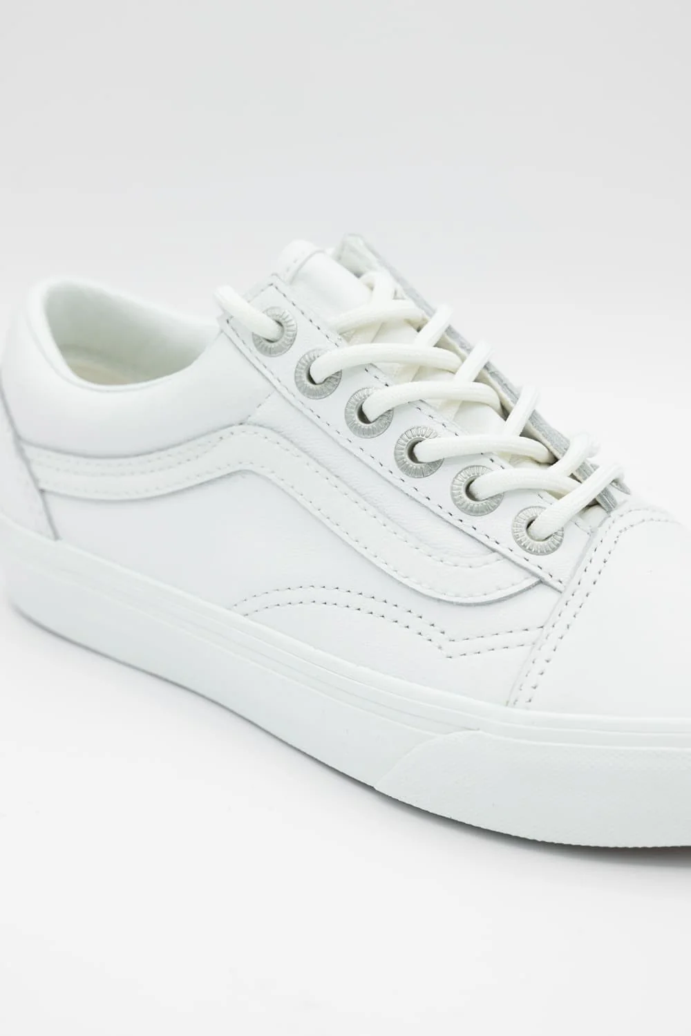 Vans Old Skool Leather Sneakers for Women in White | VN000D6WWHT - Image 2
