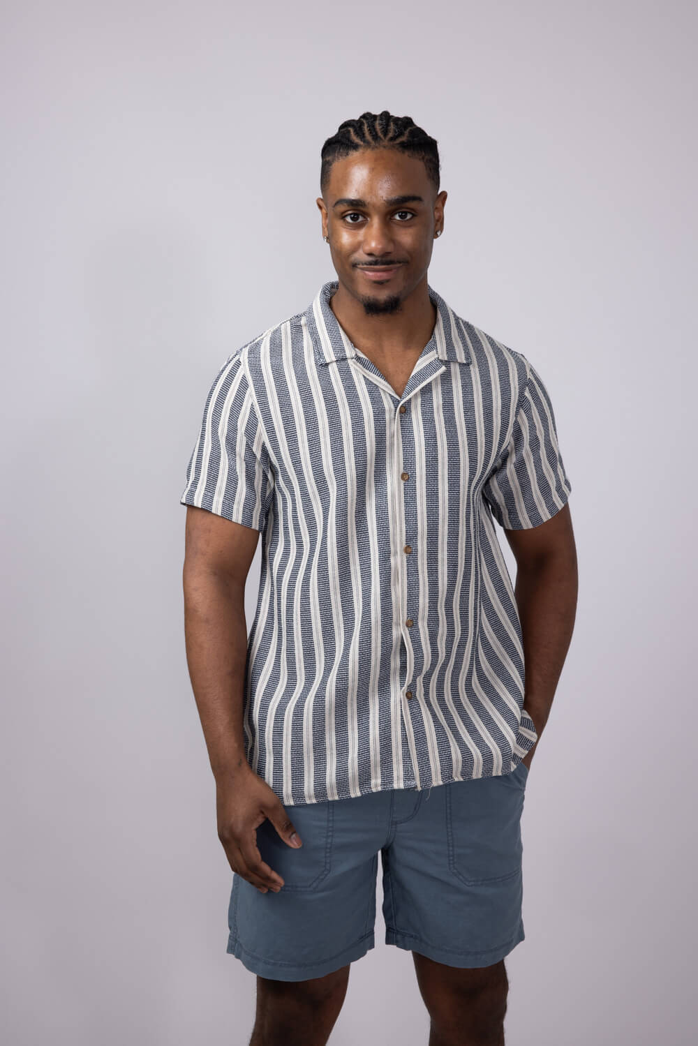 Vertical Pattern Stripe Woven Button Up Shirt for Men - Image 2
